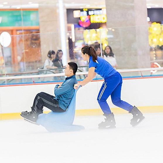 Vé vào cửa người lớn cao từ 140cm tại Sân băng Vincom Ice Rink Landmark 81 - Áp dụng thứ 7, CN, Lễ