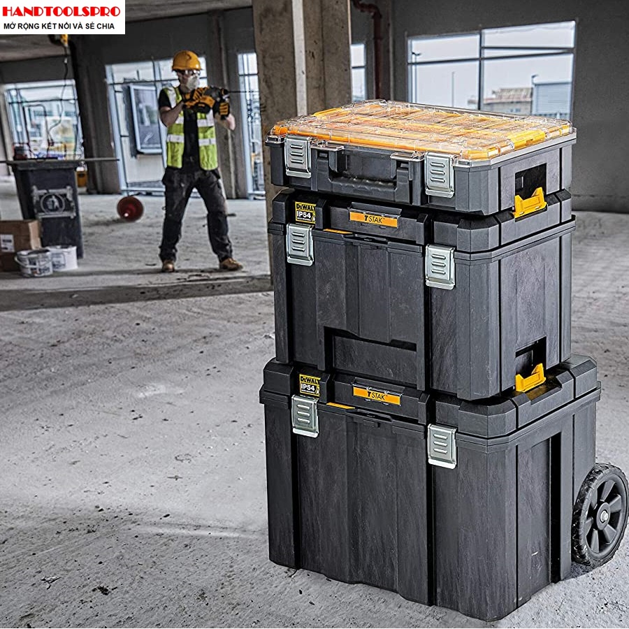 Hộp dụng cụ  có tay kéo 526x515x770mm Dewalt DWST83347-1