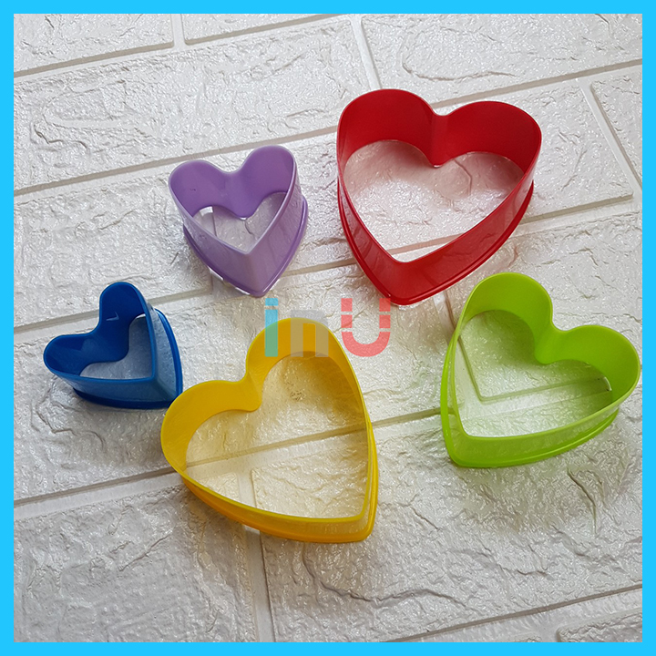 HCM - Khuôn cutter tròn, vuông, tim, ngôi sao, người tuyết, cây thông nhiều size cắt bánh