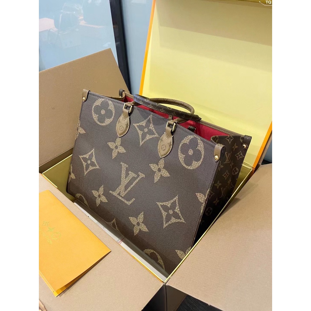 Túi xách LV hành lý.