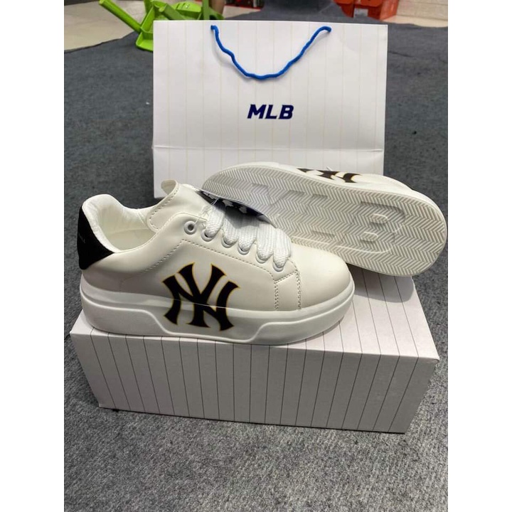 giày thể thao mlb x mcp in chữ phong cách mọi thời dại