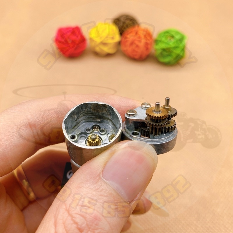 Động cơ giảm tốc 130 DC3V - 6V tốc độ 225rpm - 465rpm bánh răng full kim loại