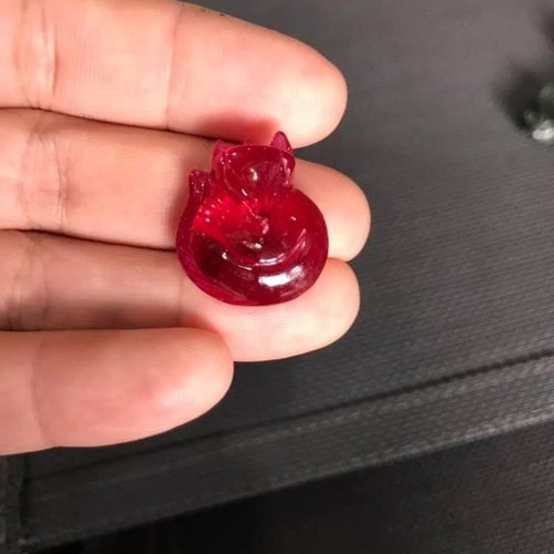 MẶT DÂY CHUYỀN HỒ LY 9 ĐUÔI MÀU ĐỎ