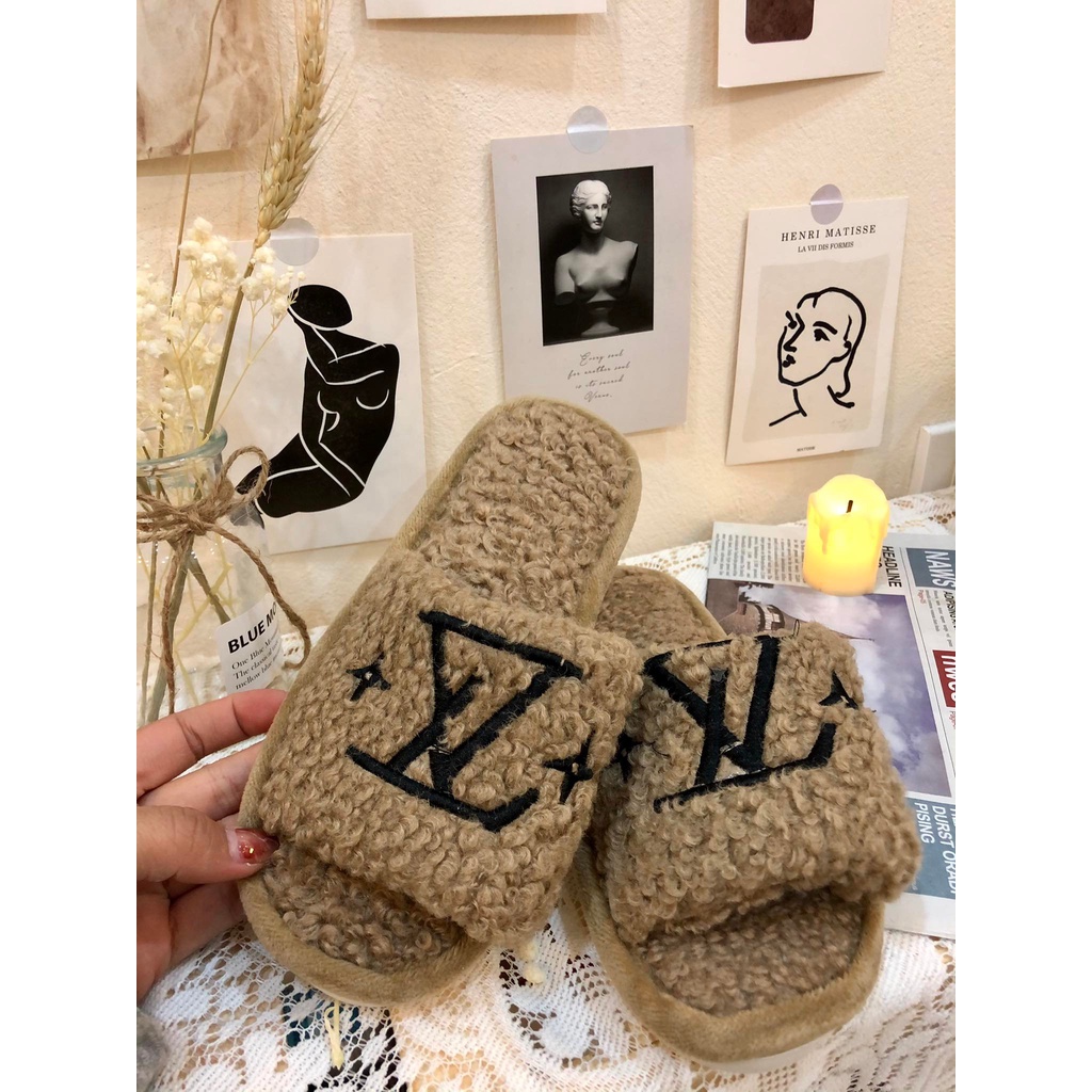 Dép lê bông LV dép quai ngang lông cừu LV ấm áp size kép loại xịn mới 2021