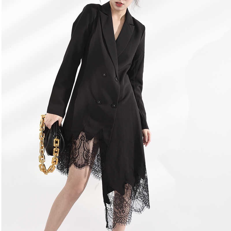 Đầm nữ vest đen Mushroom Lee - chân ren bất đối xứng