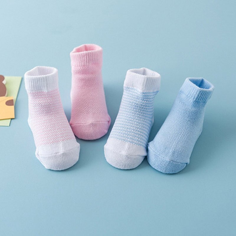 Set 2 đôi găng tay + 2 đôi vớ vải cotton thoáng mát thấm hút mồ hôi chống trầy xước cho bé