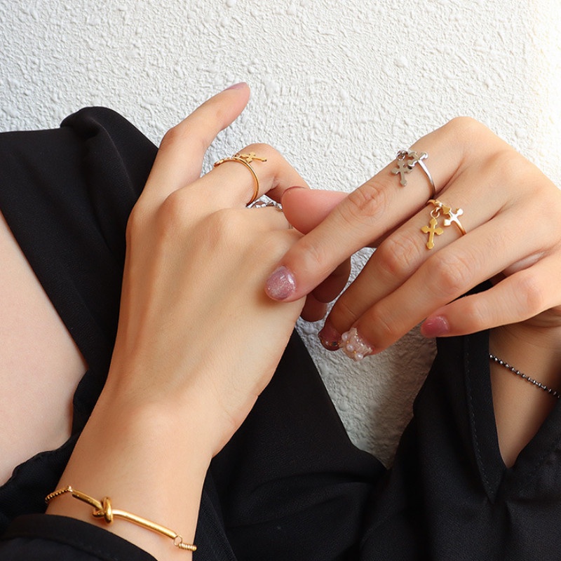 Nhẫn Nữ Titan Ko Han Rỉ Thánh Giá Tòn Ten TT 4034