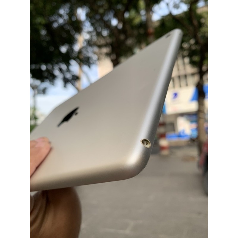 iPad Gen 6 9.7” 2018 wifi 32Gb zin đẹp