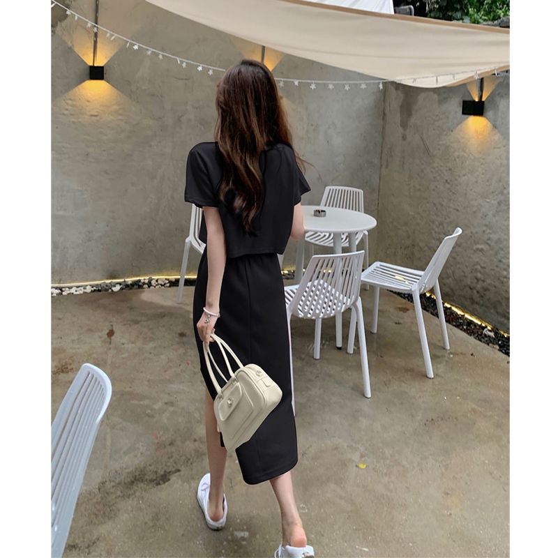 Set đồ COZOKC gồm áo thun ngắn tay in chữ và chân váy ngắn lưng cao thời trang cho nữ