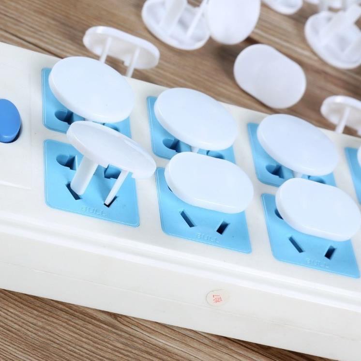 Combo 10 Nút Che Ổ Điện Có Khóa Chốt An Toàn, Bịt Ổ Điện 2 Chấu An Toàn Cho Bé An Tâm Cho Mẹ