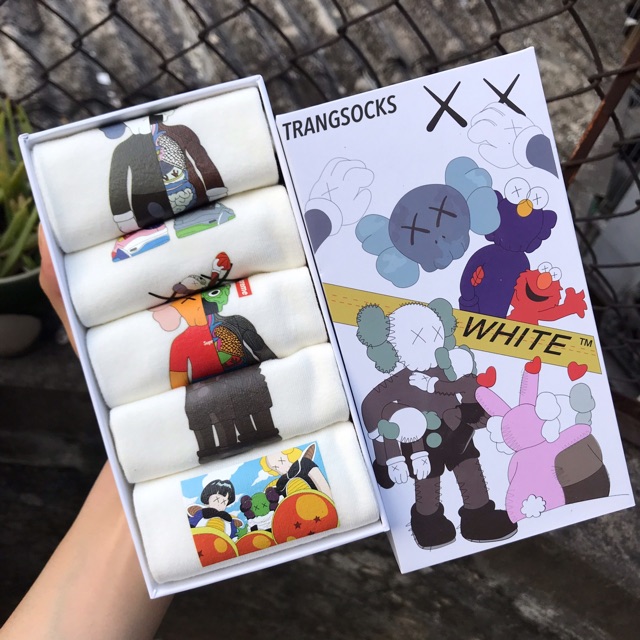 Box 5 đôi tất Sesame street, Kaws Elmo, Simpson