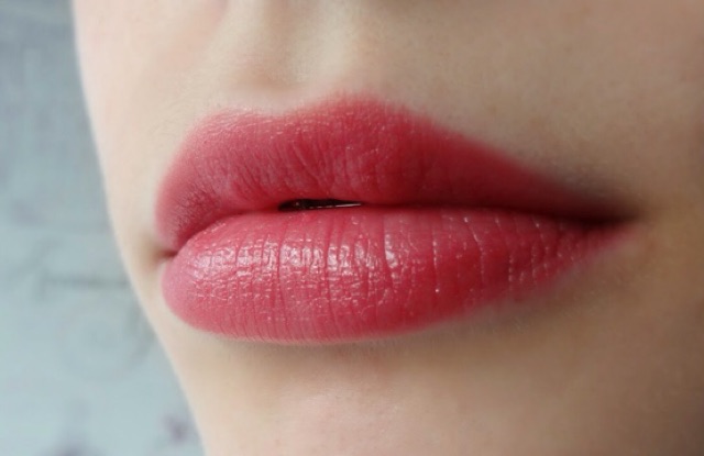 ✨ Son Chubby stick moistuzing lip color balm màu 07 Super strawberry ✨ | BigBuy360 - bigbuy360.vn