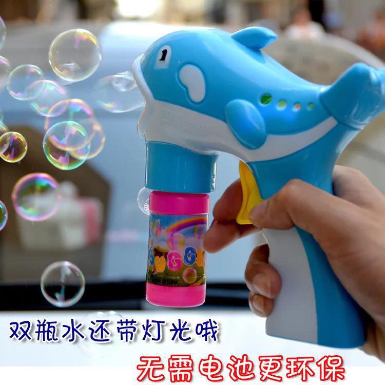 Súng đồ chơi bắn bong bóng xà phòng hình cá heo cho bé
