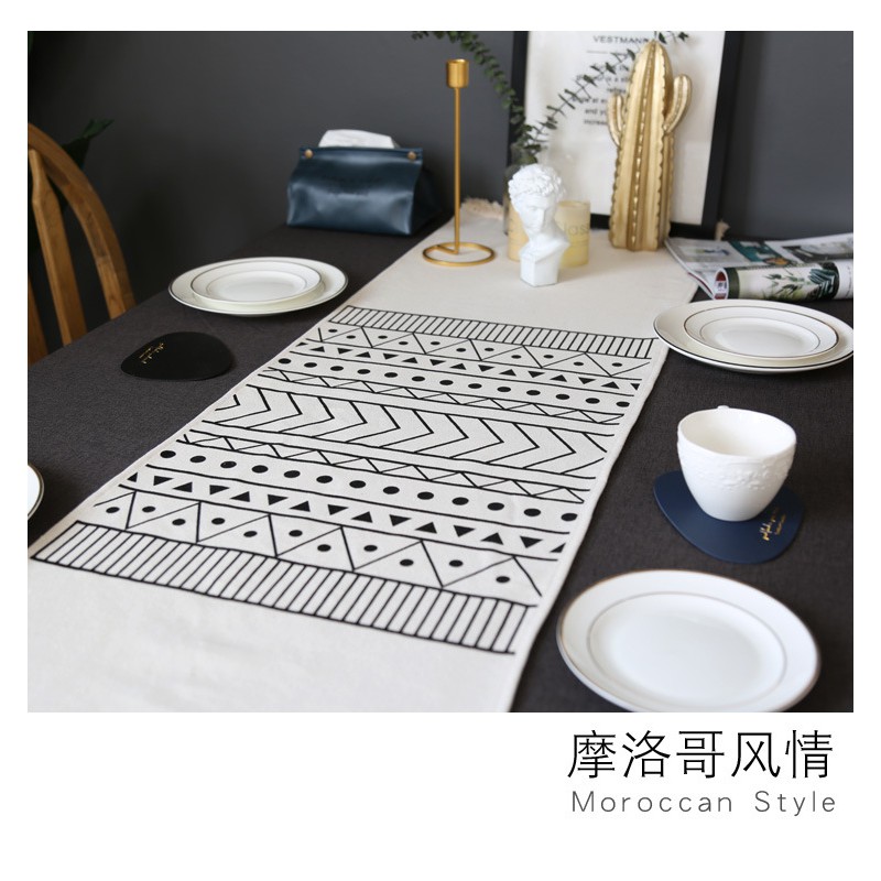 Nordic ins wind Moroccan simple modern tufted Bohemian dining table tea geometric table runner bed tail flag