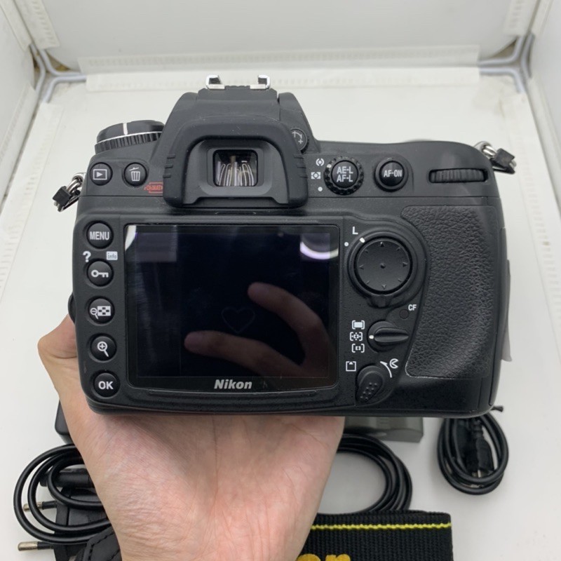Máy ảnh Nikon D300 kèm ống kính mới 98%