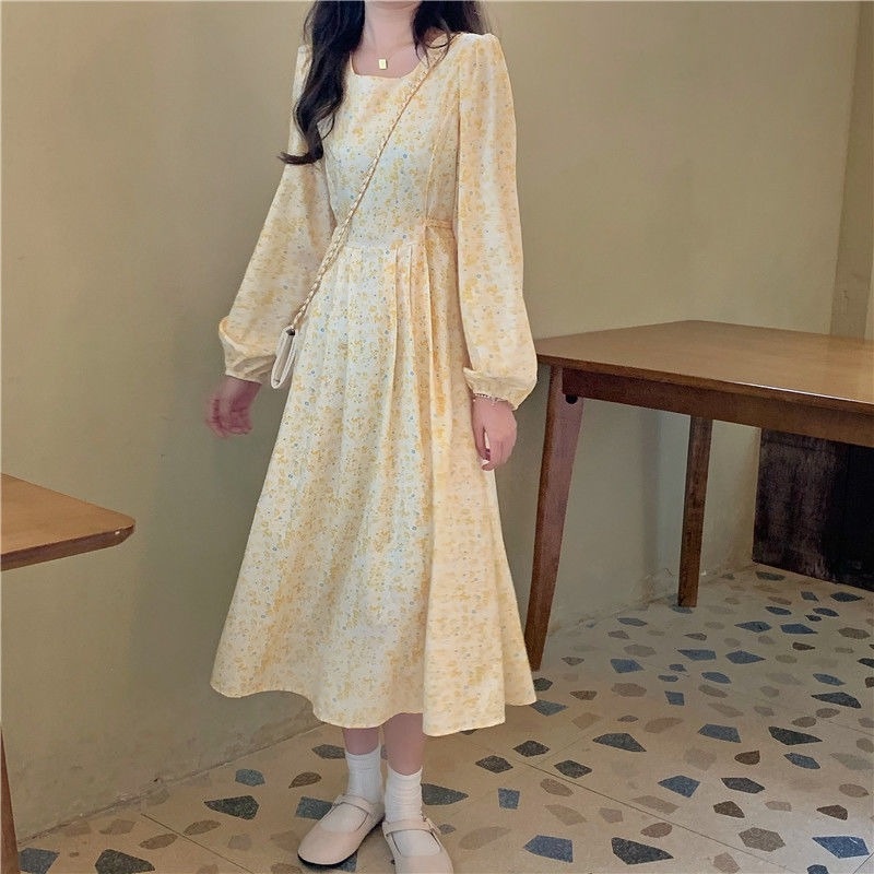 Đầm tay dài in hoa màu vàng nhạt thời trang mùa thu mới cho nữ