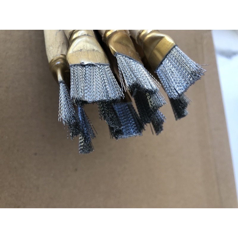 Cọ Sắt Cán Gỗ - Cọ Sắt Đánh Rỉ Sét