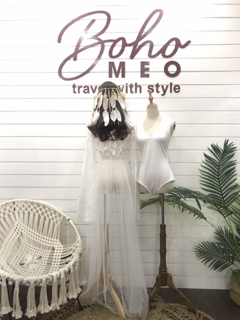 Set váy ren trắng chân xuyên thấu