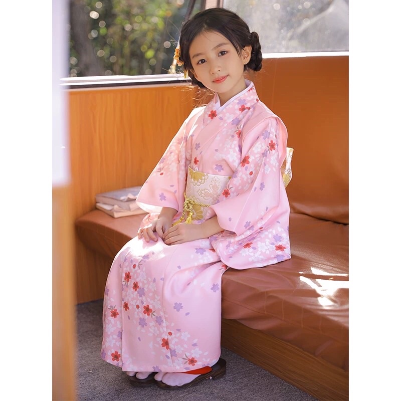 Kimono Yukata  có sẵn cho bé gái .