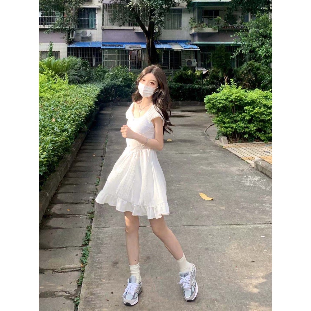 Đầm trắng xòe hai dây bản to phong cách Châu Âu hai ảnh thật cuối