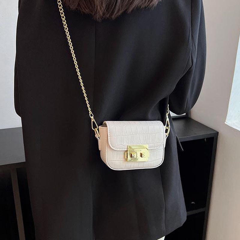 Túi đeo dưới cánh tay IELGY hình vuông cỡ nhỏ phối dây đeo sợi xích thời trang cho nữ