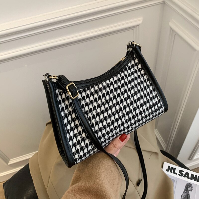 Túi nữ đeo chéo dáng vuông JASMIN NOIR phong cách cổ điển | BigBuy360 - bigbuy360.vn