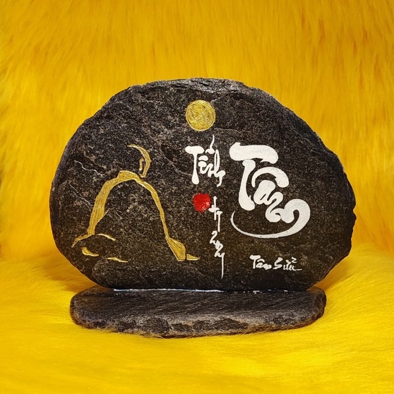 Thư pháp chữ Tâm  Kích thước: 16x10x15cm