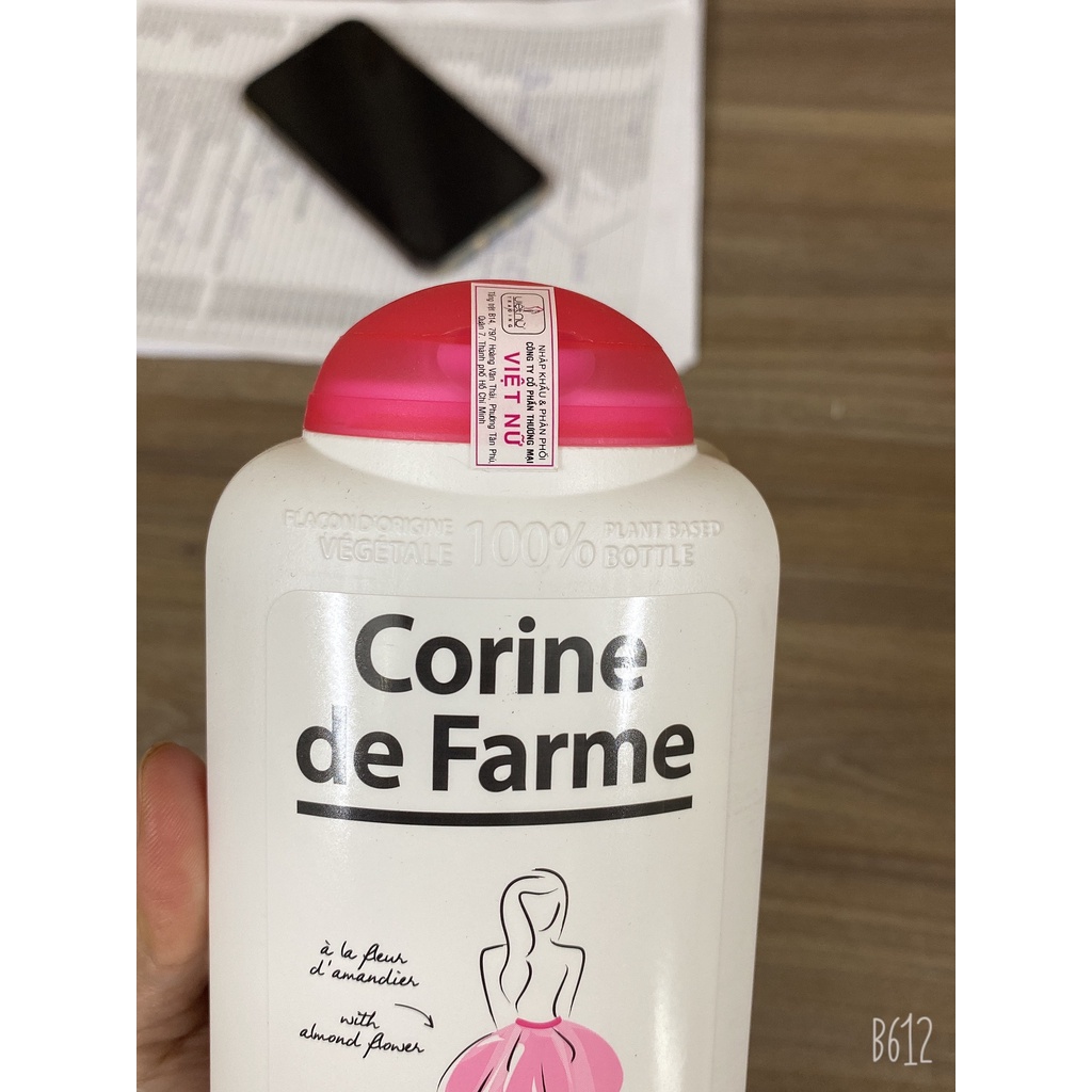 Dung Dịch Vệ Sinh Cô Gái Váy Hồng Corine de Farme Shower Gel 2 in 1 250ml