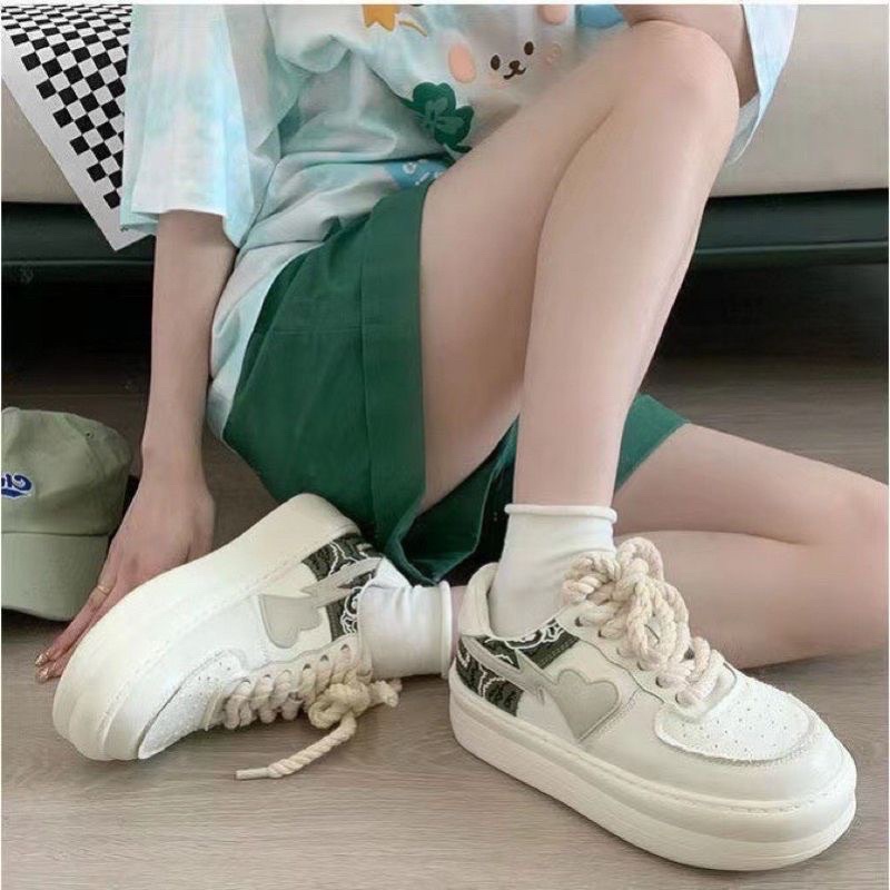 Giày thể thao nữ họa tiết hình trái tim, đế cao 4cm siêu Hót