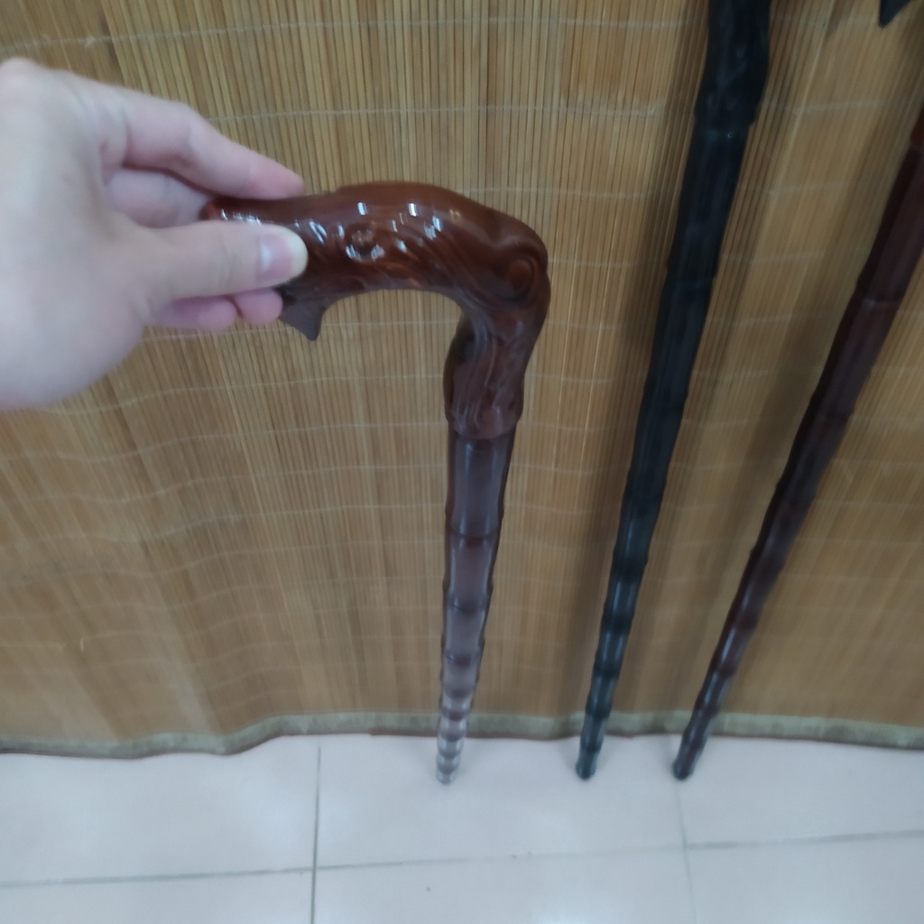 Gậy BaToong bằng gỗ chắc chắn, bền, đẹp dành cho Người Già . ĐTLV