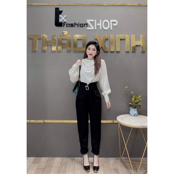 Áo sơ mi trắng bóng lụa, quần baggy đai sắt