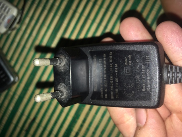 QUA SỬ DỤNG Sạc Pin Sony Ericsson CST-13 - sạc cho P910i 4,5v - 300ma , 6v - 700ma 4.9v  450 ma