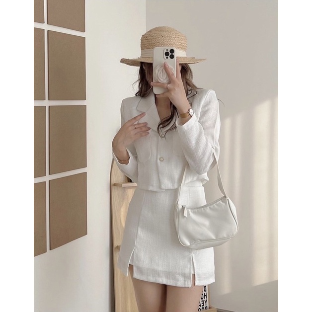 SET ÁO CROPTOP TAY DÀI TRẮNG + CHÂN VÁY XẺ LÓT QUẦN