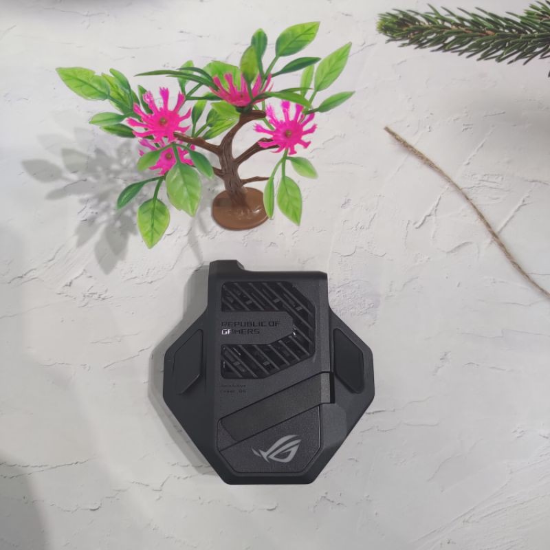 Quạt Tản Nhiệt Aero Active Cooler 5 Asus Rog Phone 5 / 5 Pro / 5 Untimate / 5S / 5S Pro (Chính Hãng)