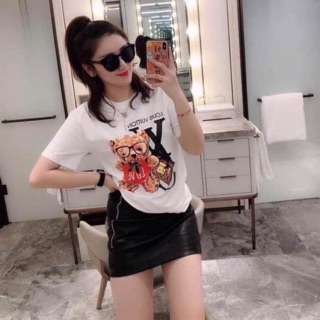 Áo phông trắng hình gấu