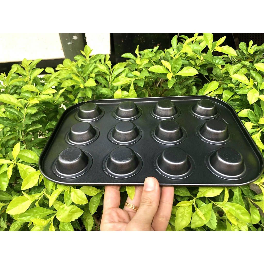 Khuôn cupcake 12 lỗ màu đen