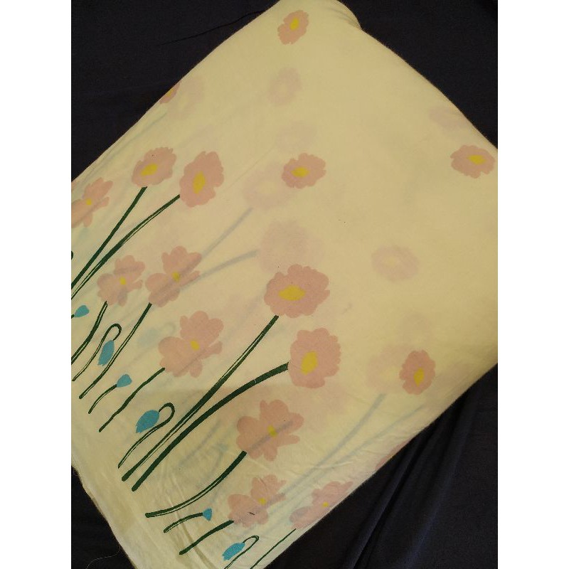 Thô boi họa tiết hoa nền vàng | BigBuy360 - bigbuy360.vn