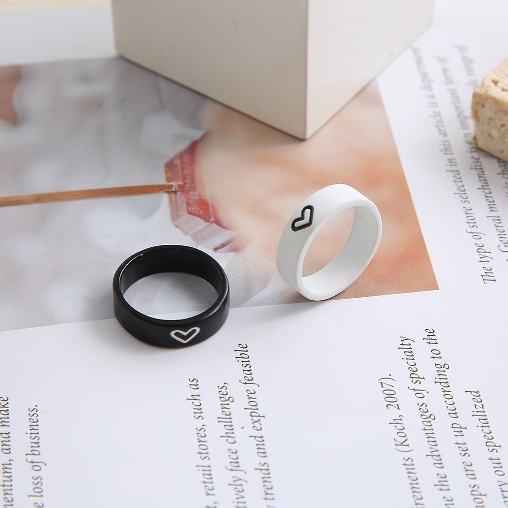 Set 2 Nhẫn Đôi Màu Trắng Đen Tương Phản Đơn Giản Cá Tính