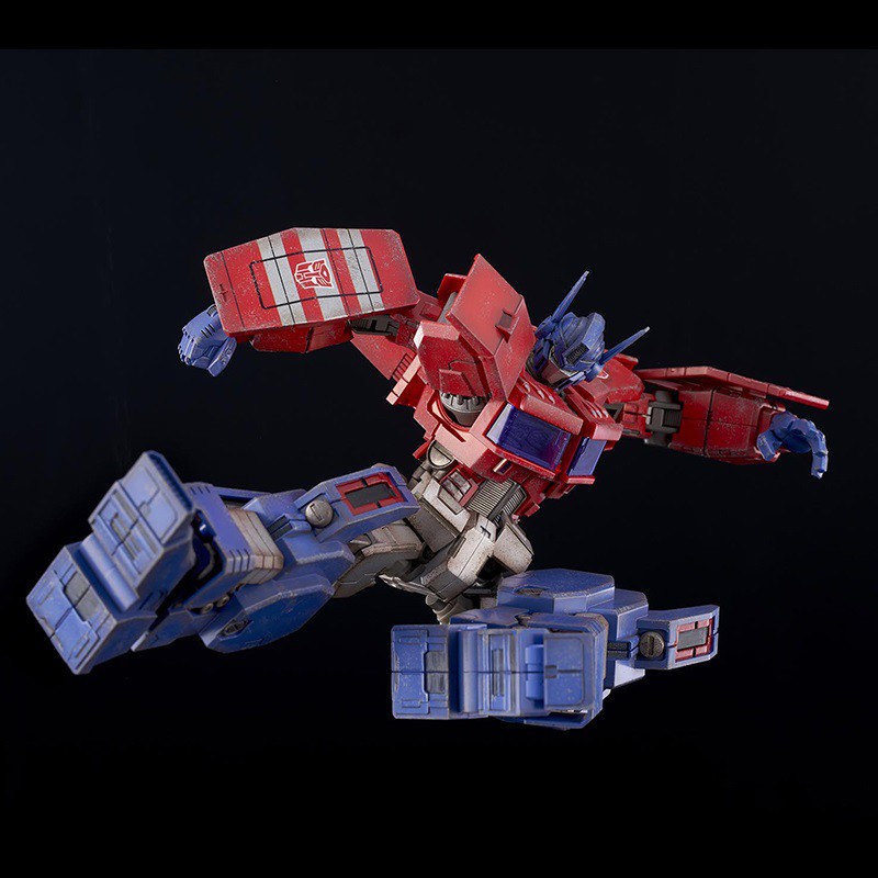 Mô hình Flame Toys Transformers: Furai Action - Optimus Prime IDW version