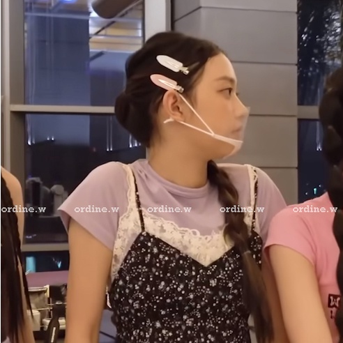 Kẹp tóc mái xinh xắn giống Rosé, Newjeans Hanni Haerin