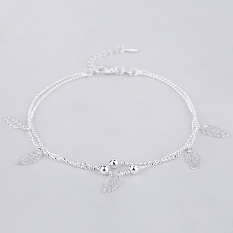 Lắc chân tua rua lá phong cách biển thời trang cho nữ