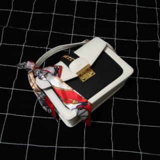 Nền đen caro làm khăn trải bàn hoặc phông nền chụp ảnh