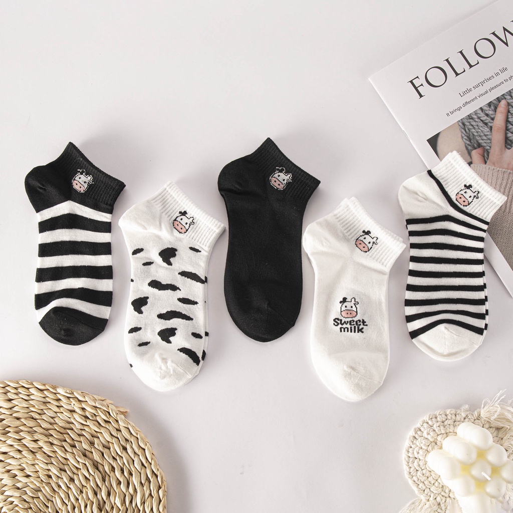 Tất vớ nữ cổ ngắn họa tiết bò sữa đen trắng sọc Hàn Quốc Warm&amp;Cute AD15