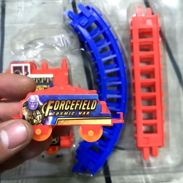 Bộ Đồ Chơi Đoàn Tàu Avengers Chạy Pin Siêu Xịn Dành Cho Bé