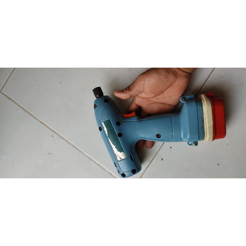 Máy bắn vít 9,6v makita chạy full, giá chỉ gồm thân máy vỏ pin