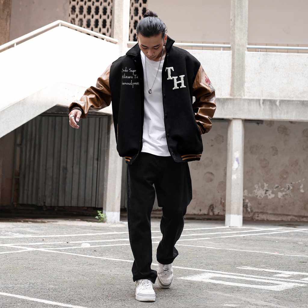 Áo Khoác Varsity Jacket Chất Liệu Dạ Tay Nâu Da Dày Dặn Cổ Bẻ Form Rộng Thoải Mái Unisex Hình Thêu Sắc Nét Màu đen