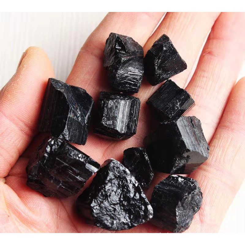 Đá thô thanh tẩy Black tourmaline crystal 9,2 chơi tarot , phong thủy