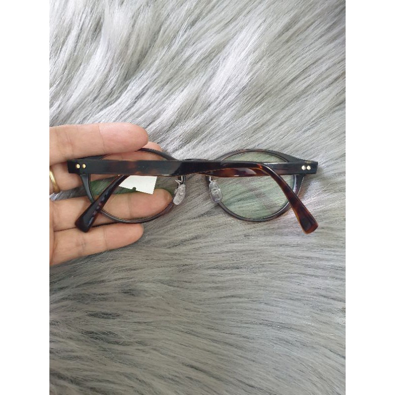 Kính si nhật mã 10