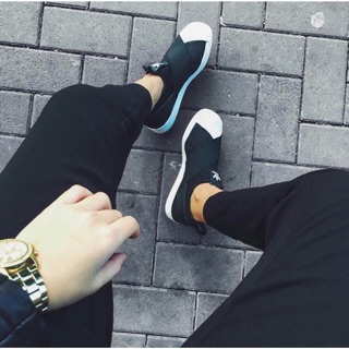 Giày slipon sò chéo super ảnh thật 2 màu đen, trắng