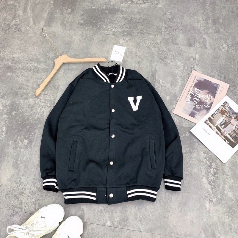 Áo khoác nữ bomber phối viền in chữ V trẻ trung | BigBuy360 - bigbuy360.vn